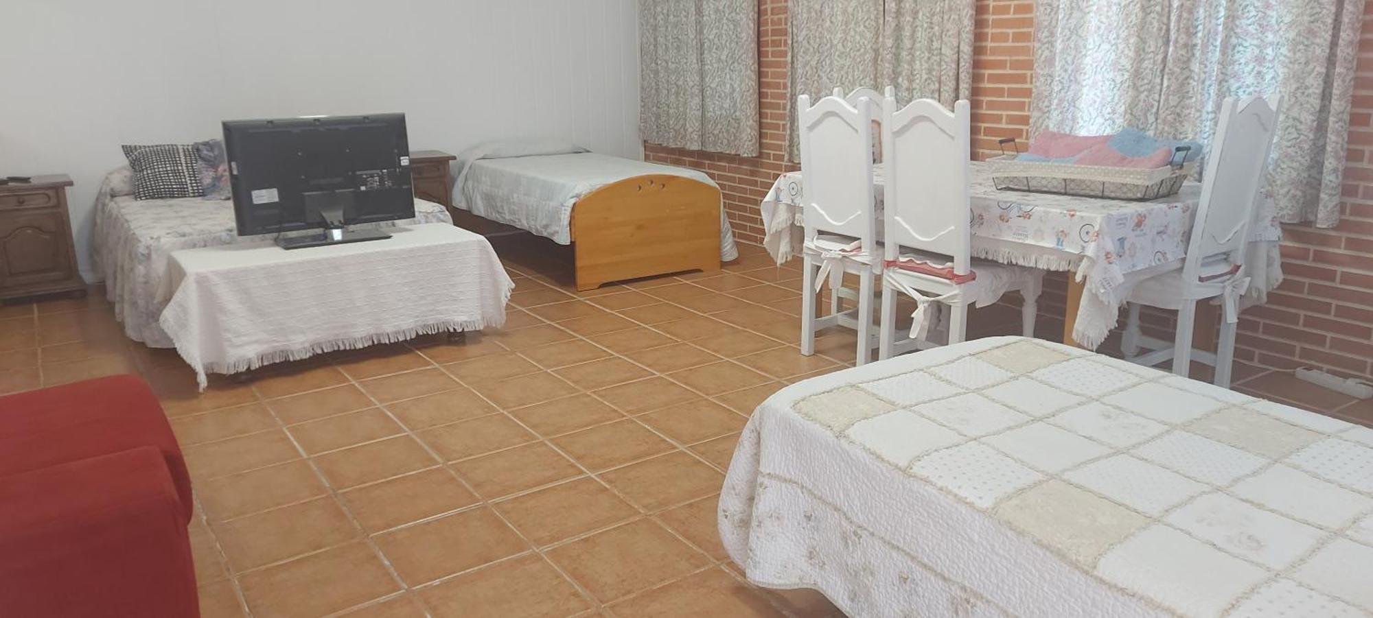 Habitacion,Piscina Y Jardin Azuqueca de Henares Buitenkant foto